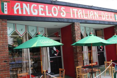 Seal Beach CA Eylül 14, 2020 Angelo 'nun İtalyan şarküterisi.