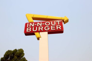 Lawndale CA Sept 15, 2020 In-N-Out Burger, Kaliforniya ve Güneybatı Amerika Birleşik Devletleri 'nde yer alan bir fast food restoran zinciri..