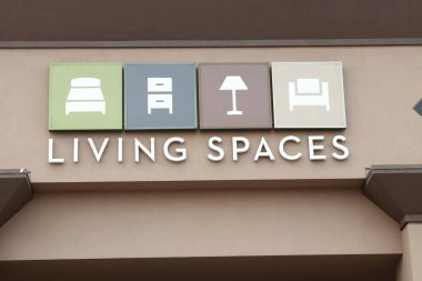 Redondo Plajı CA Eylül 12, 2020 Yaşayan Alanlar mobilya mağazası.