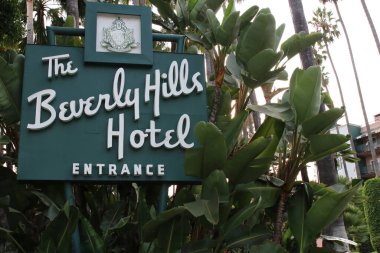 Beverly Hills, CA Eylül 14, 2020 Iconic Beverly Hills Otel Girişi İşareti.