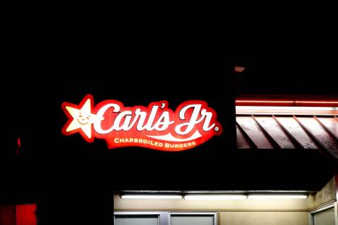 El Segundo, CA Eylül 15, 2020 Carl 'ın Küçük Hamburger Restoranı Geceleri. 