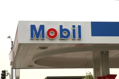 Gardena CA 12 Eylül 2020 Mobil Benzin İstasyonu