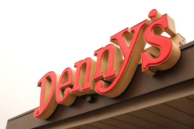 Torrance CA Sept 12, 2020 Denny 's, Amerikan yemek servisi tarzı restoran zinciri. ABD, Kanada, Kosta Rika, El Salvador, Meksika 'da 1600' den fazla restoran işletiyor..