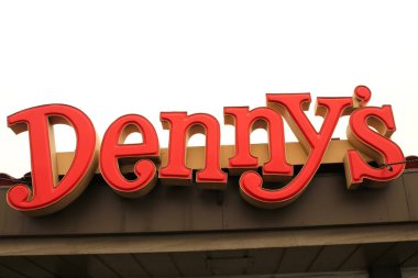 Torrance CA Sept 12, 2020 Denny 's, Amerikan yemek servisi tarzı restoran zinciri. ABD, Kanada, Kosta Rika, El Salvador, Meksika 'da 1600' den fazla restoran işletiyor..