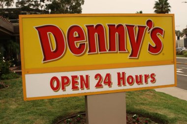 Torrance CA Sept 12, 2020 Denny 's, Amerikan yemek servisi tarzı restoran zinciri. ABD, Kanada, Kosta Rika, El Salvador, Meksika 'da 1600' den fazla restoran işletiyor..