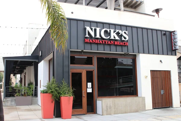 美国加利福尼亚州曼哈顿海滩2020年9月12日 位于曼哈顿海滩市中心的Nicks餐厅和酒吧休息室 — 图库照片