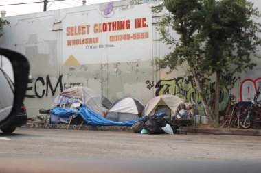 Los Angeles, CA 15 Eylül 2020 Skid Row Bölgesi. Çadırlarla kaplı sokaklar ABD 'deki evsizlerin durumunu gösteriyor..