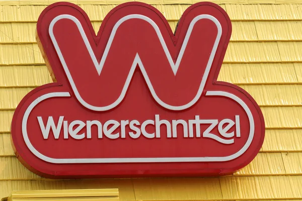 2020年9月12日 洛杉矶 Wienerschnitzel热狗餐厅 — 图库照片