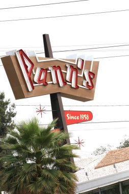 Los Angeles, CA Eylül 14, 2020 Pann 's Restoran Pulp Fiction adlı filmin popüler bir restoranı ve film mekanıdır..   