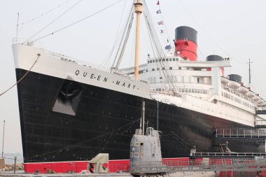 Long Beach, CA Eylül 14, 2020 Queen Mary Long Beach limanına park etti..