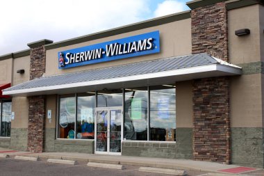 Columbus, OH / USA 10 Nisan 2019: Sherwin-Williams Company, Amerika Birleşik Devletleri 'nin genel yapı malzemeleri endüstrisinde faaliyet gösteren ve iç ve dış boya tedariği alanında uzmanlaşmış bir şirkettir..
