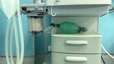 Hasta ve IVL aygıtı vantilatörüne elle oksijen sağlamak için balon