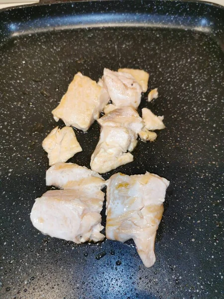 在烤架上煮的金枪鱼 — 图库照片
