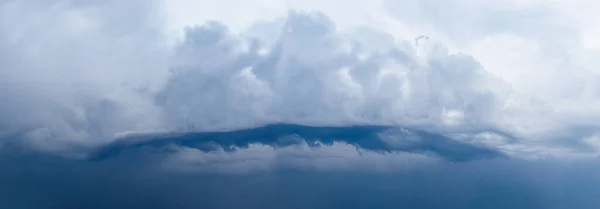 Ciclone Panorama Thundercloud Forma Interessante Céu Antes Chuva Nuvens Negras — Fotografia de Stock