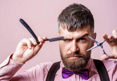 Kuaför makası ve ustura. Berber berber ve Kuaför salonu hakkında fikir. Saç sadece şık bölüm Vintage kuaför dükkanı tıraş için hazırlıktır. Saç salonu ve Kuaför vintage