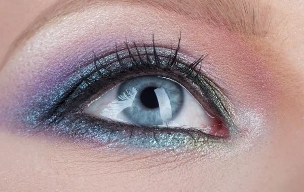 Modré Ženské Oko Tvoří Zblízka Profesionální Studio Make Pro Ženy — Stock fotografie