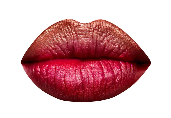 Lips ikonja. Lipsctick kozmetikai koncepció. Piros ajkak ideális formában, a nők száj, rúzs a szexi ajak csók. Kozmetikumok a nők számára. Szexi csók. Lány szájukat közelről piros rúzs smink. Izolált fehér — Stock Fotó