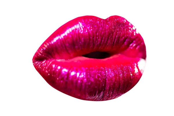 Hermosos labios femeninos con curvas. Lápiz labial rosa. Labios volumétricos grandes, boca abierta, boca hinchada. Labios rellenos sexy después de la inyección de relleno y la inyección de jeringa al pliegue nasolabial. Concepto de belleza . — Foto de Stock