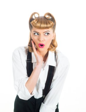 Dedikodu. Seküler toplum Chronicle. Magazin. Dedikodu köşesi. Kadın sır için heyecanlı. Gizli bilgi. Güzel duygusal sarışın.