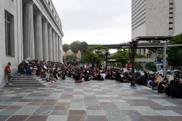 Miami Downtown, FL, USA - JUNE 12, 2020: Black Lives Matter. Протест у місті Маямі. — стокове фото