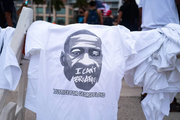 マイアミ、フロリダ、アメリカ- 2020年6月7日:私はシンボルを呼吸できません。ジョージ・フロイドの正義だ。ジョージ・フロイドの死後の米国での抗議. — ストック写真