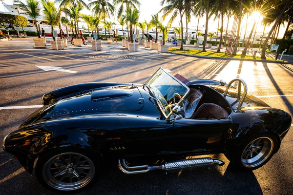 Miami, Florida, EUA - JUNHO 2020: Super carro. Belo carro caro. Cavalo-força. Transporte elegante. Vida de luxo . — Fotografia de Stock