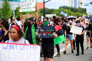 Orlando, FL, ABD - 19 Haziran 2020: Orlando Gösterisindeki ABD Başkanları hakkında bir poster. Halk ve siyaset.