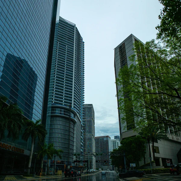 MIAMI BEACH, USA - MAY, 2020: Beautiful skyscrapers in Miami after rain. — Stock Photo, Image