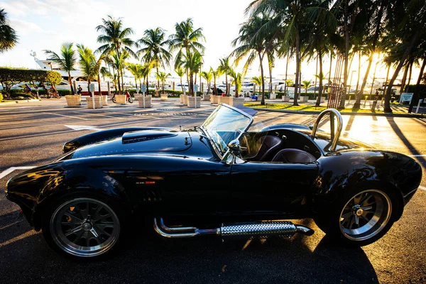 Miami, Florida, EUA - JUNHO 2020: Super carro. Belo carro caro. Cavalo-força. Transporte de luxo. — Fotografia de Stock
