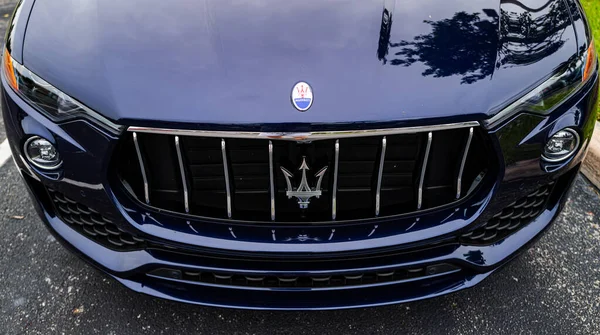Miami, Floryda, USA - czerwiec 2020: Maserati. Super samochód. Piękny drogi samochód KM. — Zdjęcie stockowe