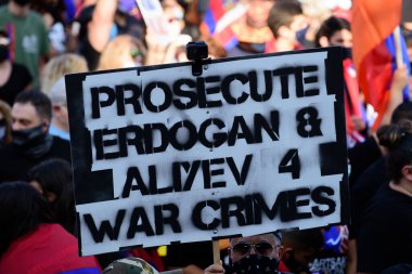 Los Angeles, California, ABD - Ekim 2020: Ermeniler Erdoğan ve Aliyev 'den Artsakh' taki saldırganlığı desteklememelerini istediler. Los Angeles 'ta gösteri ve protesto..