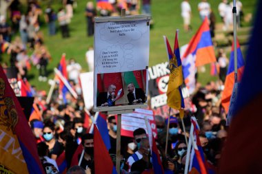 Los Angeles, California, ABD - Ekim 2020: Ermeniler Erdoğan ve Aliyev 'den Artsakh' taki saldırganlığı desteklememelerini istediler. Los Angeles 'ta gösteri ve protesto..