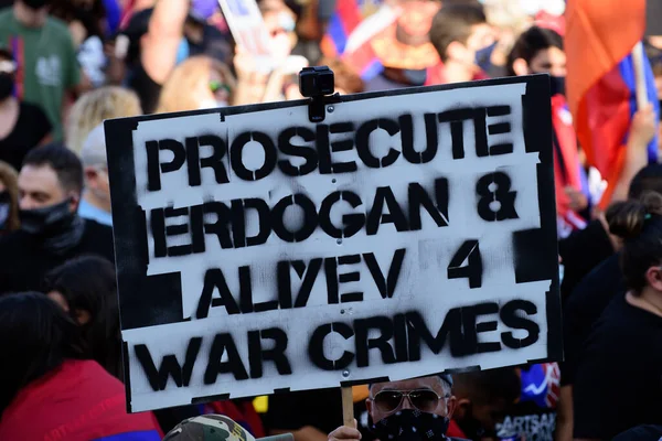 Λος Άντζελες, Καλιφόρνια, ΗΠΑ - Οκτώβριος 2020: Αρμένιοι ζητούν από τον Ερντογάν και τον Αλίεφ να μην υποστηρίξουν την επιθετικότητα στο Άρτσακ. Διαδήλωση και διαμαρτυρία στο LA. — Φωτογραφία Αρχείου