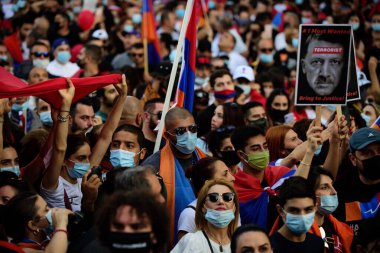 Los Angeles, Kaliforniya, ABD - Ekim 2020: Ermeniler Artsakh 'taki savaşı protesto ettiler. Dağlık Karabağ bölgesi. Ermeni diasporası Artsakh 'ta Azerbaycan' ın saldırganlığını protesto etti.