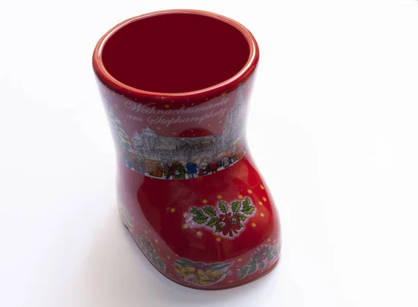 Beyaz arkaplanda Noel motifleri olan iplikler için dekoratif çizme