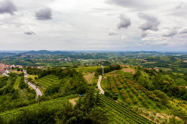 Widok Wysokości Gór Pól Winnic Włoskiego Podnóża Alp — Zdjęcie stockowe