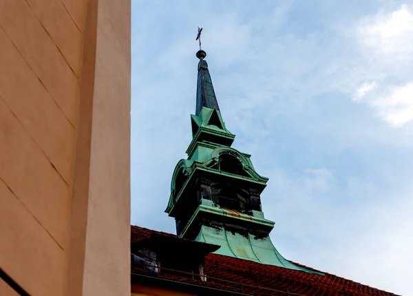 Oude Kerktoren Laat Avond — Stockfoto