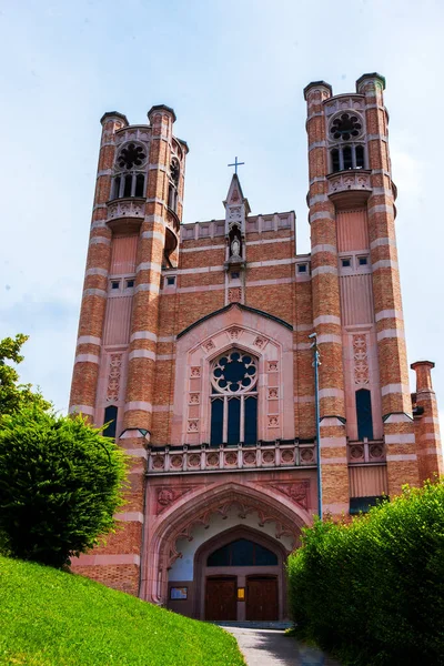 Antik Katolik Asistanı Mary Parish Kilisesi