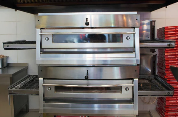 Dapur, peralatan dapur, pizza oven — Stok Foto