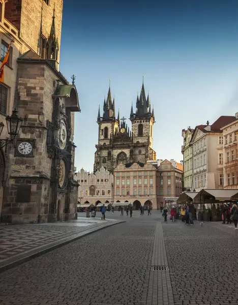 Praga, vistas a la ciudad, excursiones, viajes, paisaje urbano — Foto de Stock