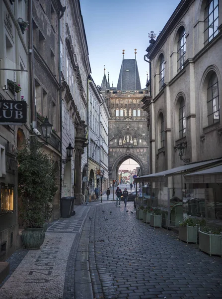 Praga, vistas a la ciudad, excursiones, viajes, paisaje urbano — Foto de Stock