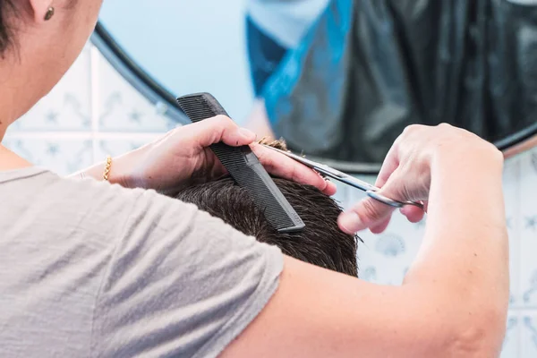 Close Mother Hands Cutting Her Son Hair Home — Stock Photo, Image