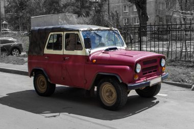 Modern sanat ineği heykeli.