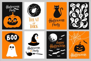 El yazısıyla çizilmiş Cadılar Bayramı partisi davetiyeleri ya da el yazısı ve geleneksel sembollü tebrik kartları. Vektör illüstrasyonu.