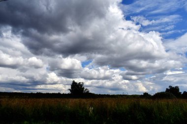 Kırsal bölgelerde yağmur bulutları