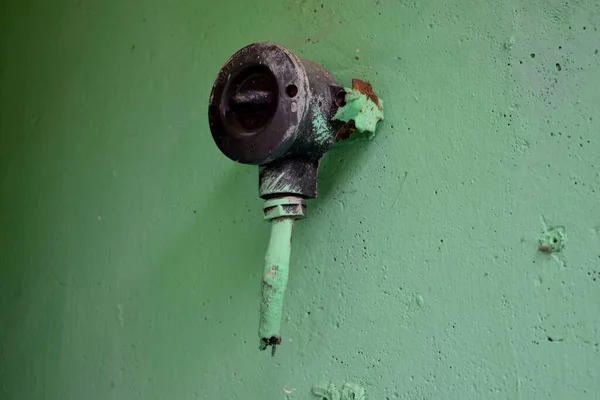 Viejo Interruptor Eléctrico Una Pared Verde —  Fotos de Stock