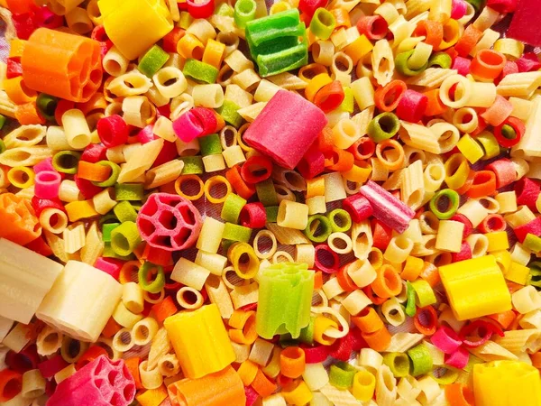 Kare, üçgen, tekerlek ve boru şekli Fryums Papad veya parmaklar çıtır çıtır aperatiftir.