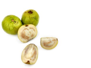 Guava amrud yazı için beyaz posayı dilimler