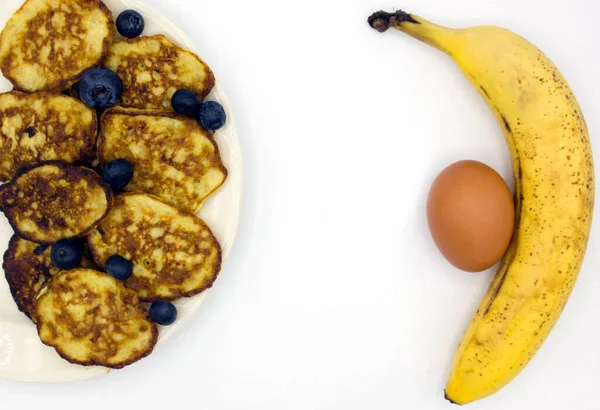 Tumpukan Pancake Buatan Sendiri Dengan Bahan Pisang Dan Telur Latar — Stok Foto