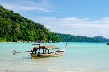 Koh surin Adaları Milli parkta Phang Nga, Tayland mavi deniz ve kum plaj 